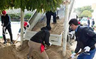 ベンチ寄贈式写真